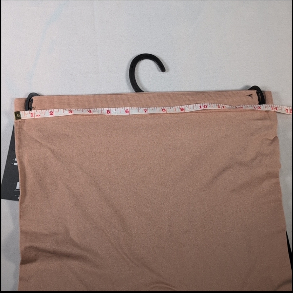 BCBGMaxAzria Ultra Comfort & Smoothing Seamless Slip Shorts 2 Pk - Picture 6 of 8
